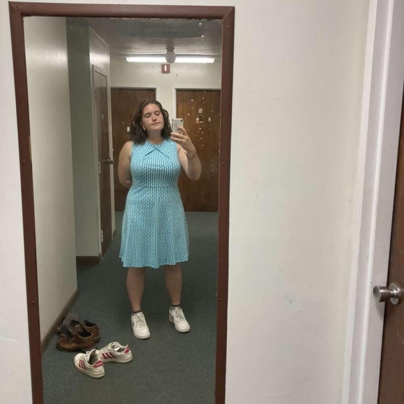 Meet your Posher, Rey - Picture 4 of 4